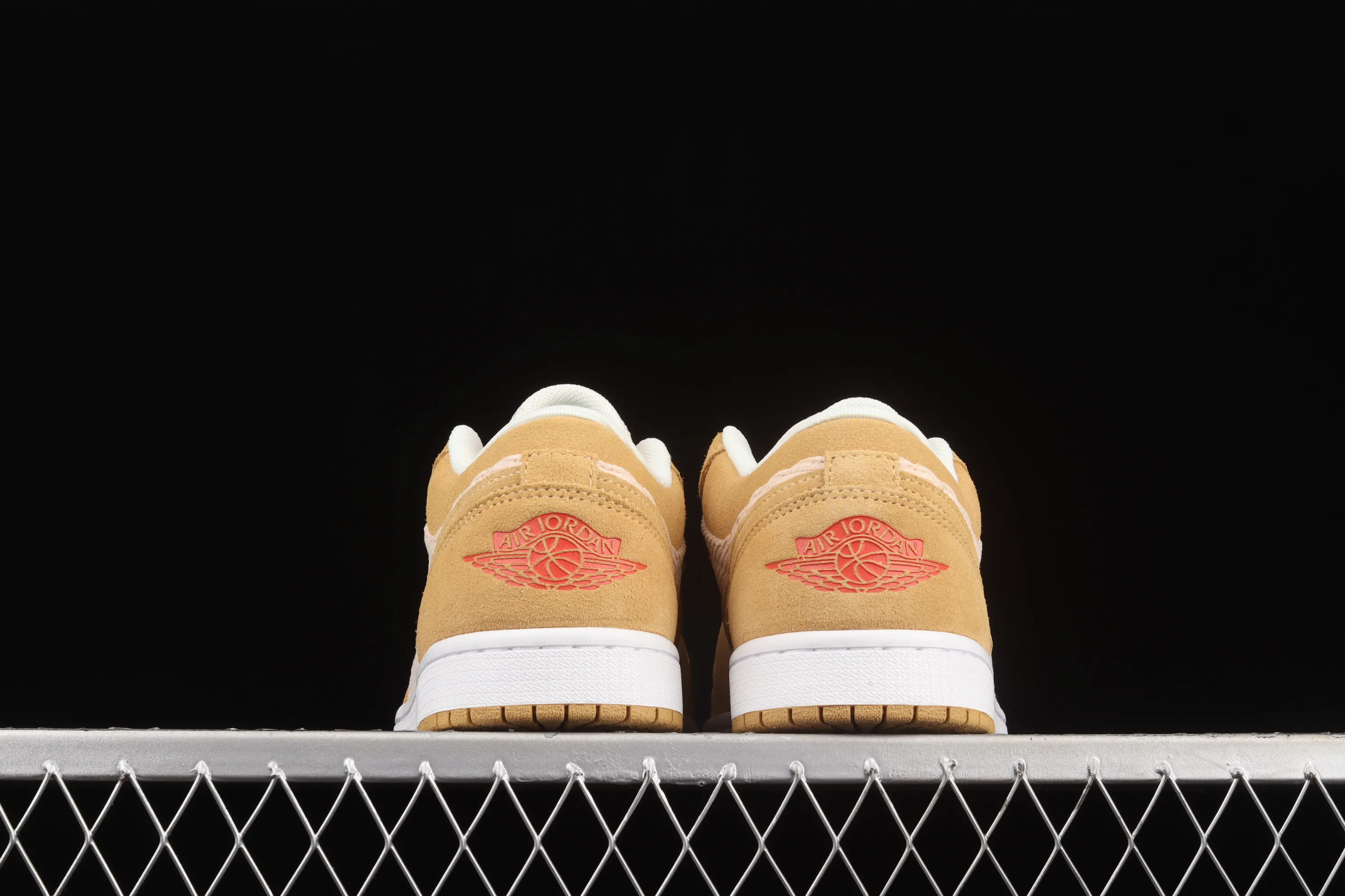 All categories Air Jordan Jordan series basketball shoes Air Jordan 1 Low G version pure original Air Jordan 1 Low AJ1 Joe 1 khaki corduroy low-top cultural and leisure sports sneakers DH7820-700